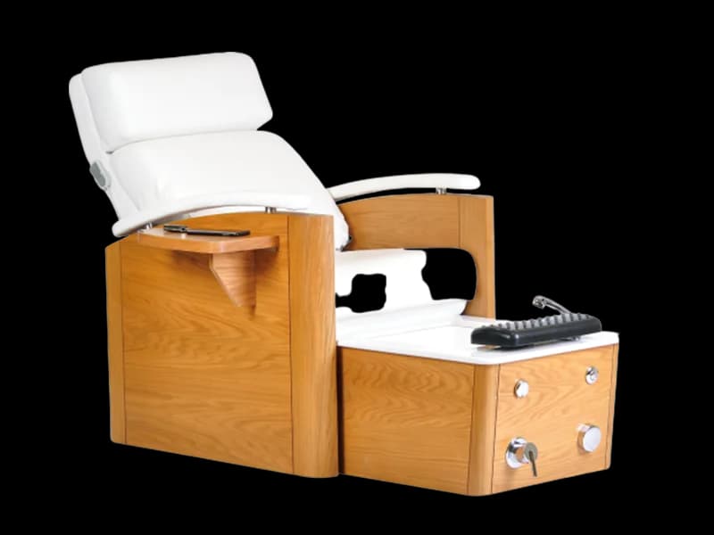 Pedicure Manicure Chair vs. Standard Salon Seating: What’s the Difference?